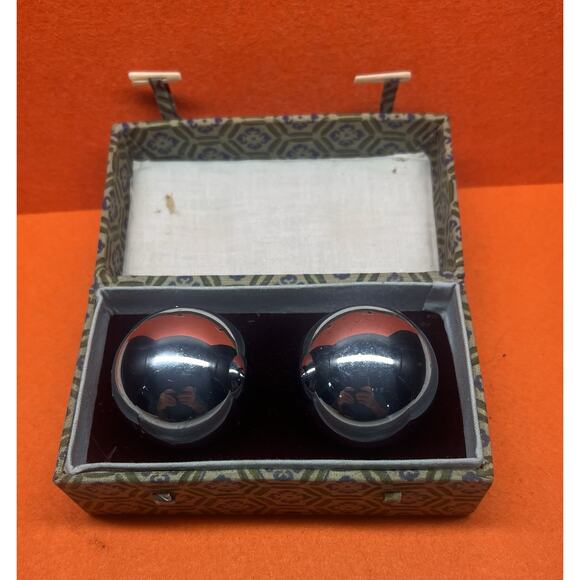 Chiming Baoding Balls‎ Chrome Hand Exercise Zen Linen Case - Picture 1 of 7